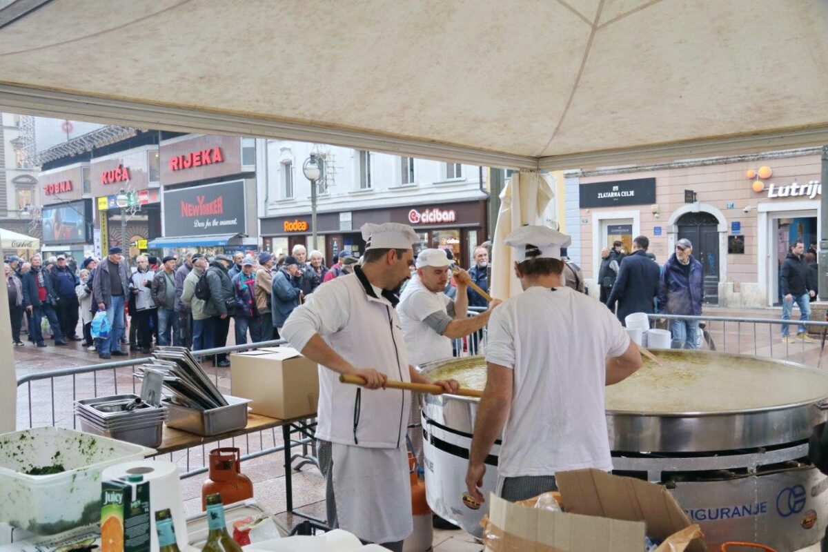 FOTO Tradicionalna blagdanska Gastrofešta na Korzu