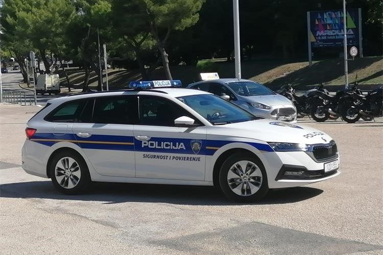 INCIDENT NA SPLITSKOJ ZAPADNOJ OBALI Više ozlijeđenih u sukobu sa strancima