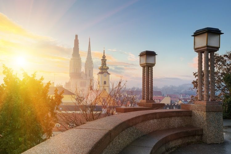 ZAGREB PRESTIGAO SPLIT I DUBROVNIK: U studenom 2022. ostvareno 39,1% više noćenja turista u odnosu na isto razdoblje 2021.