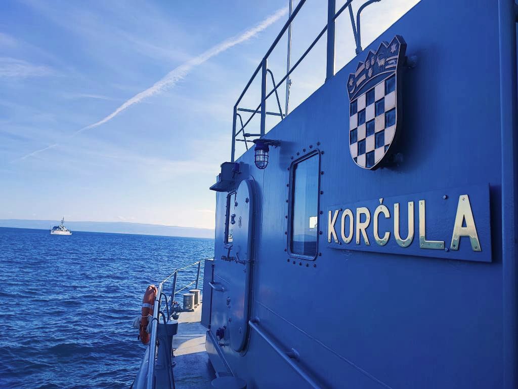 Brodovi NATO skupine SNMCMG2 uplovili u vojnu luku Lora