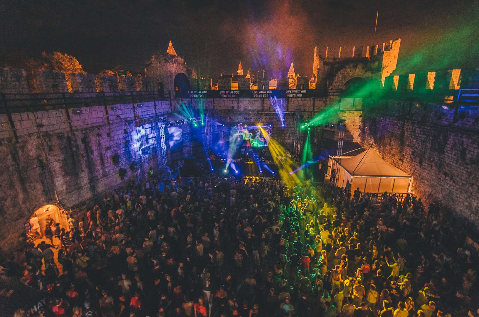 Jubilarno 10. izdanje Moondance festivala u trogirskoj Kuli Kamerlengo