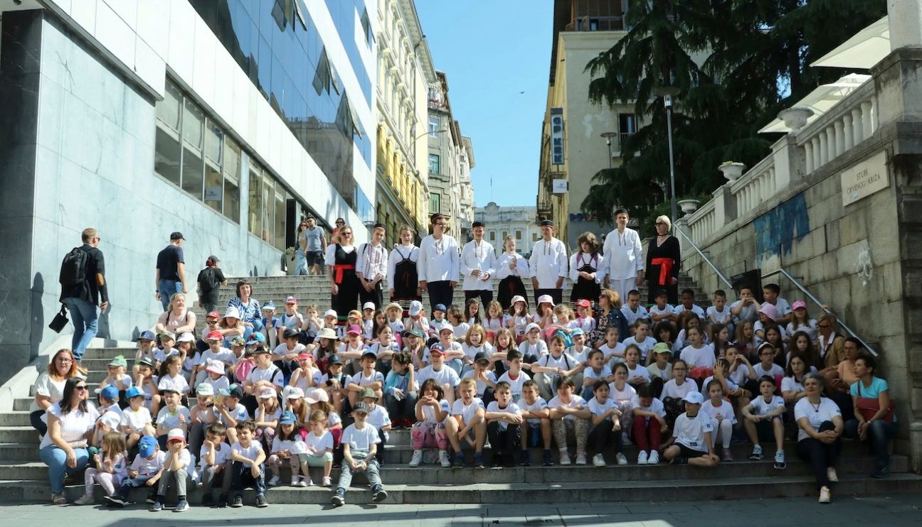 RIJEKOM SU PLOVILI MLADI:  "Papirnata i Studentska Fiumanka budućnost su Rijeke i svih naših projekata"