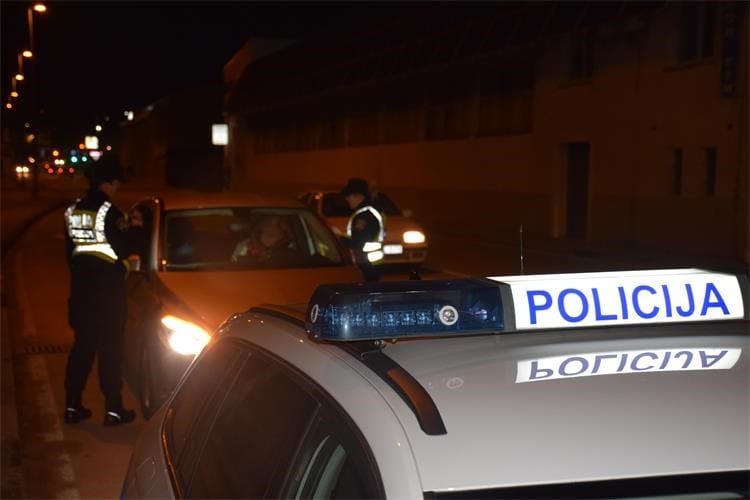 RECIDIVISTI USTRAJU, VOZE PIJANI I DROGIRANI! Sankcionirana 64 vozača u Splitsko-dalmatinskoj županiji