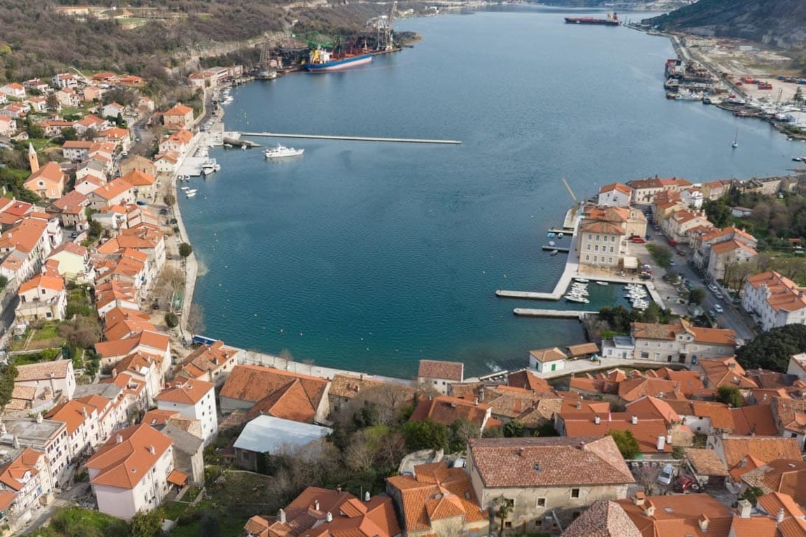 U Bakru poginuo egipatski radnik - kolega ga pregazio viljuškarom