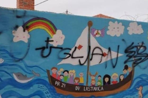 VRLO TUŽNO Ustaškim znakovljem išarali dječji mural na Ugljanu
