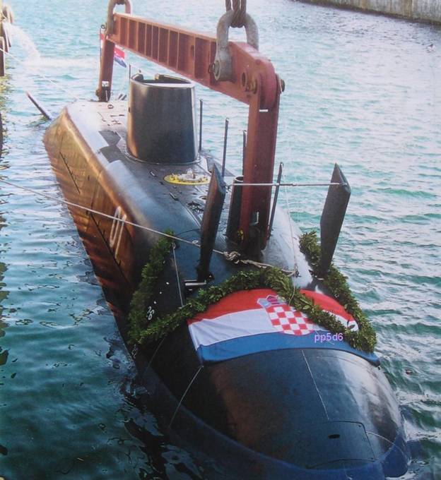 polaganje  podmornice P 01  850 zastava pp5d6