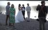 OSTALI U ŠOKU Usred ceremonije vjenčanja na plaži, prekinuli ih urlici zapomaganja