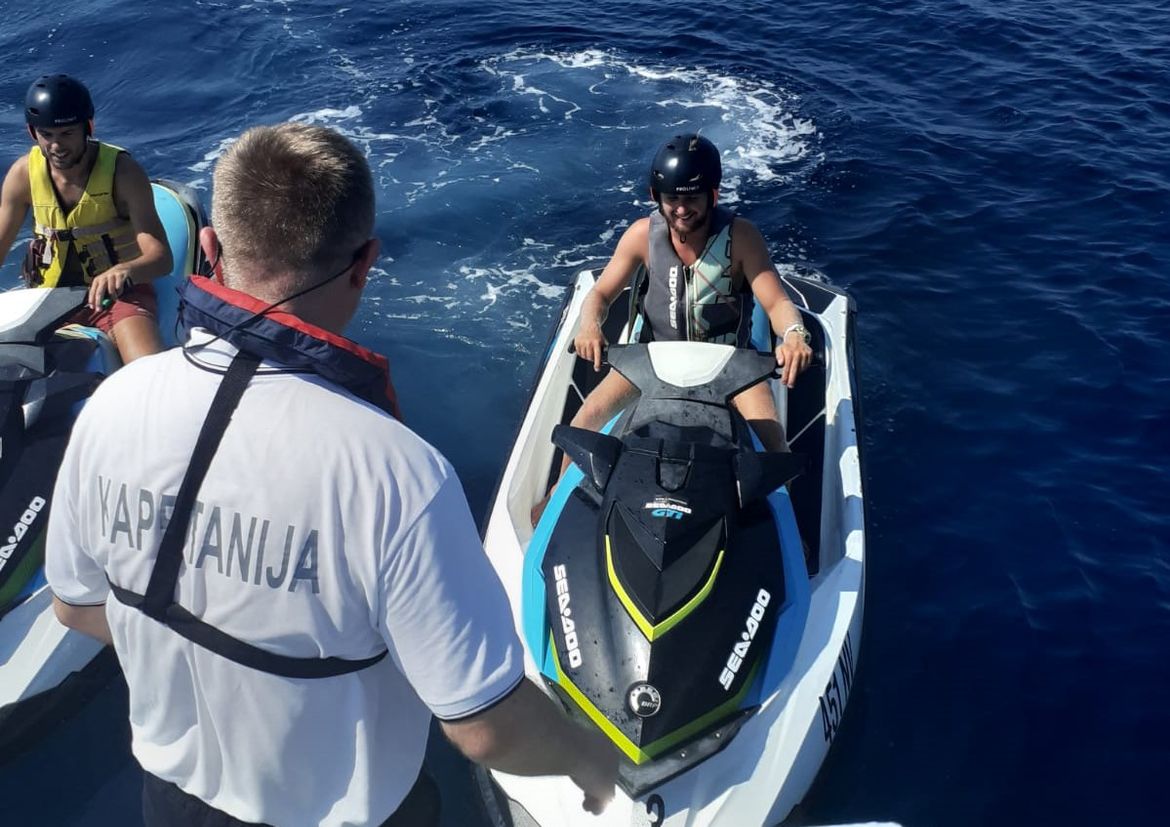 U akciji 'SIGURNA PLOVIDBA 2022' naplaćeno preko 400 tisuća kuna kazni