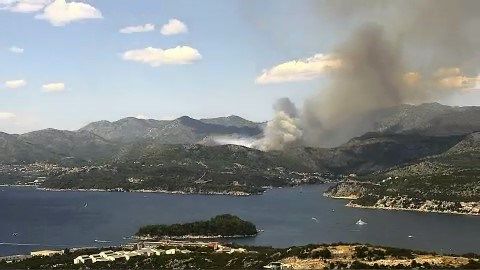 Požar kod Dubrovnika koji gase četiri kanadera