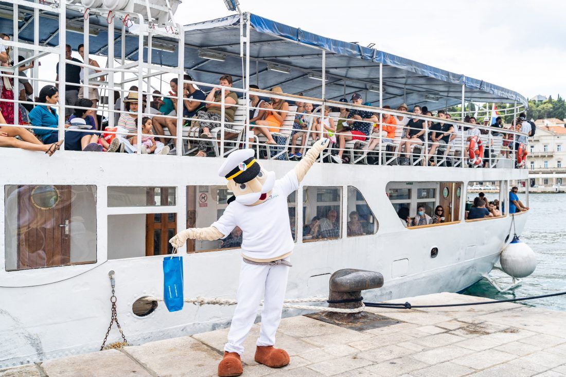 Jadrolinija putnicima koji su zapeli: "Neka razmišljaju da ih čekaju naši otoci"