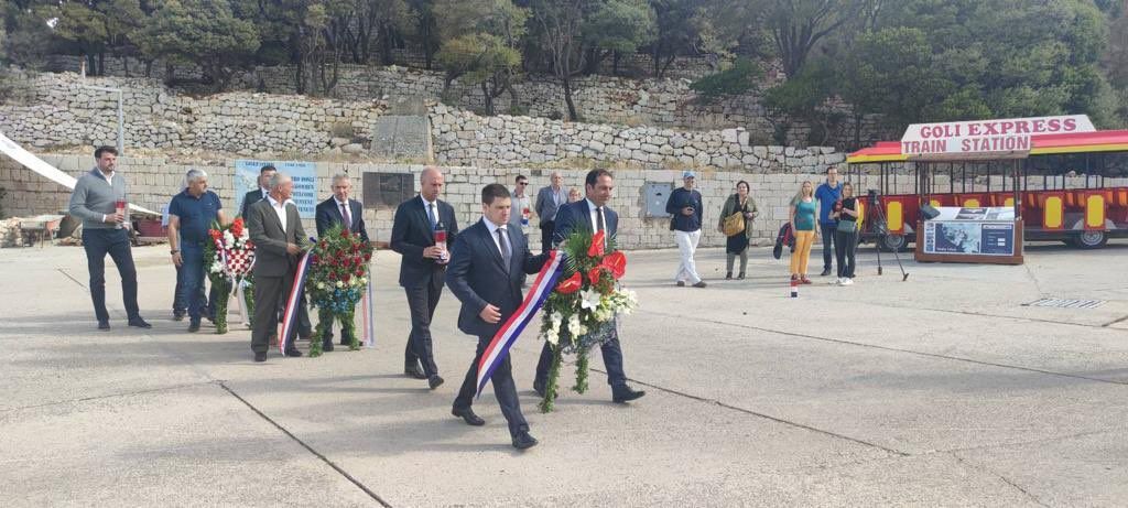 Butković na Golom otoku i Sv. Grguru odao počast žrtvama totalitarnih režima