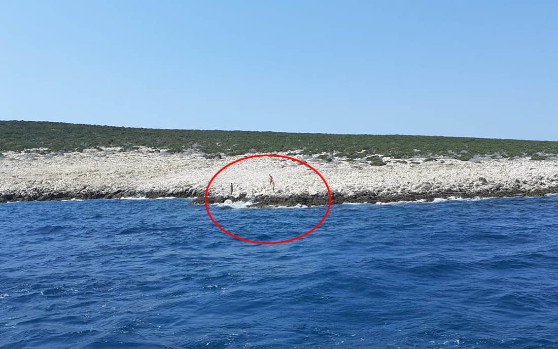 OTKAZAO IM ELEKTRIČNI POGON! Troje njemačkih brodolomaca spašeno na otoku Maunu