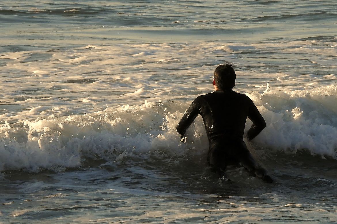 OBJAVLJUJEMO DETALJE Čeha na dasci za jedrenje kojeg su sinoć tražili u Brelima, vjetar odnio na Brač