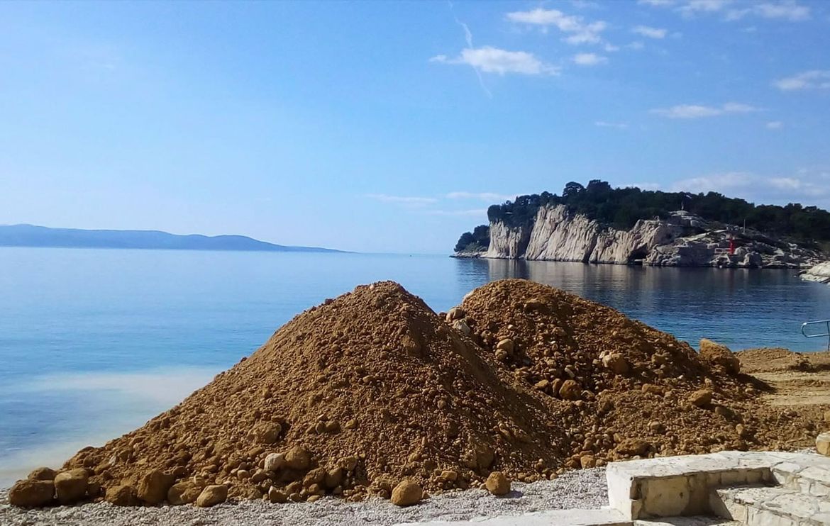 Alarmantno stanje na morskoj obali: "Nasipa se, ruje i uništava bez ikakve pravne podloge!"