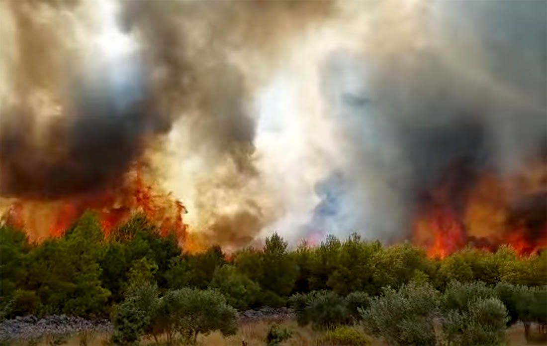 VIDEO Veliki požar kod Šibenika, u akciji i četiri kanadera!
