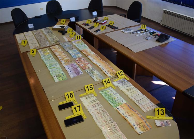 Policija otkrila detalje velike krađe u kojoj je iz kuće na Pelješcu ukradeno zlato i gotovo 2 milijuna kuna