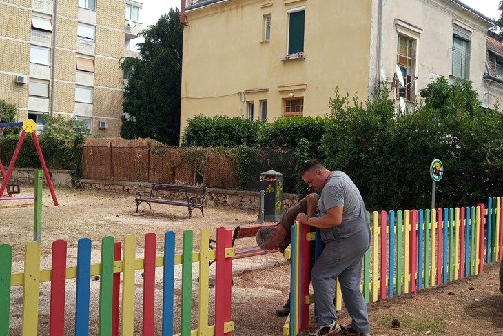 Samo dvojica majstora održavaju čak 66 dječjih igrališta u Puli