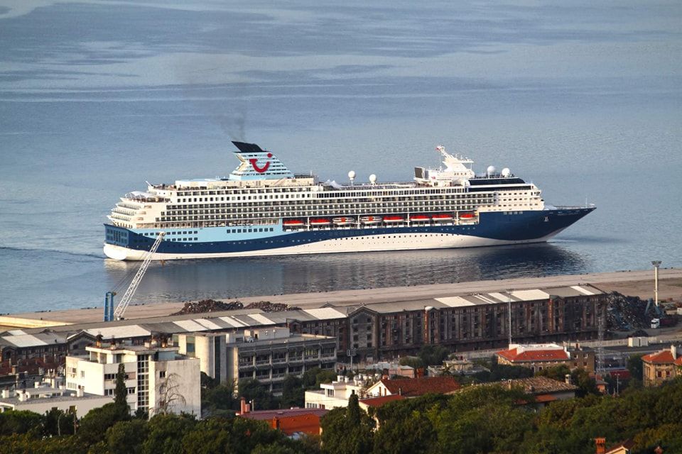 U riječku luku jutros uplovila dva kruzera s 4000 putnika!