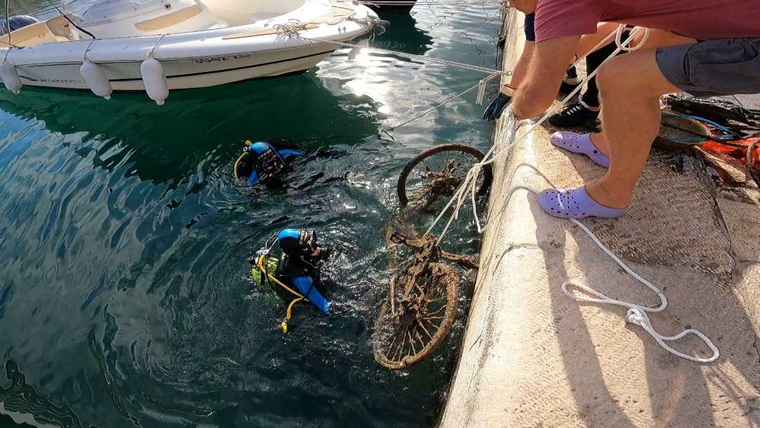 S dna zadarskih Jazina izvadili smeće i bicikle