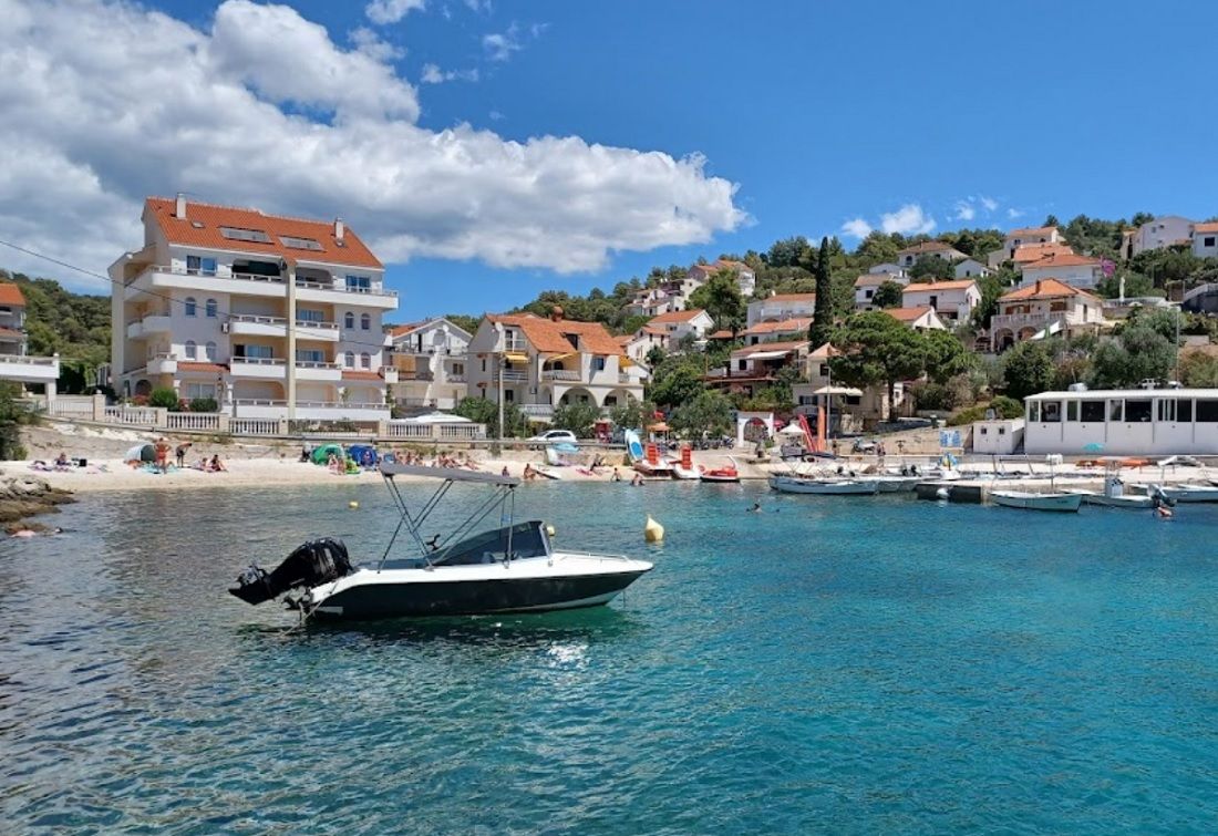 Gliser oštećen pucnjem iz vatrenog oružja