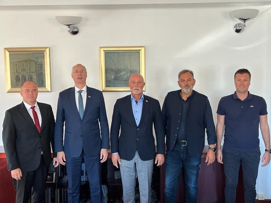 Uoči Mrdujske regate i mjeseca jedrenja susreli se čelnici Grada Splita i JK Labud