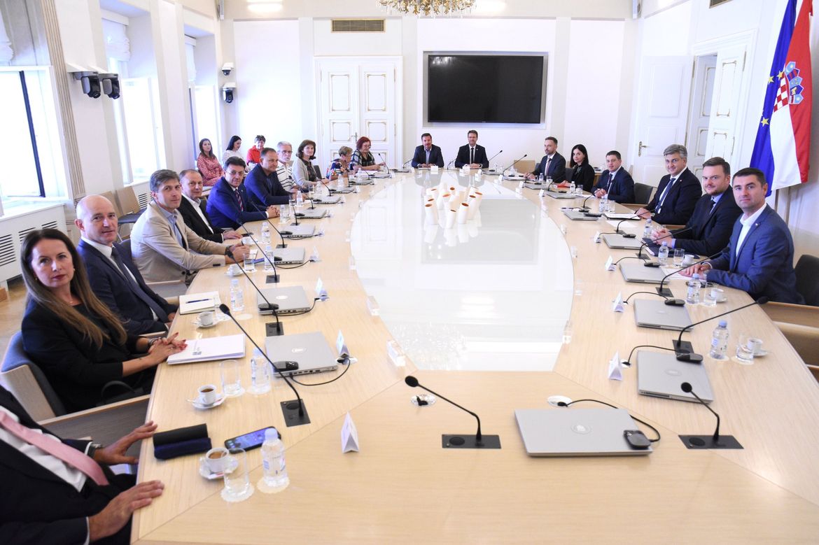 Plenković predstavlja mjere: 'Tko potroši manje struje, plaćat će nižu cijenu. Ostali idu u viši cjenovni razred'