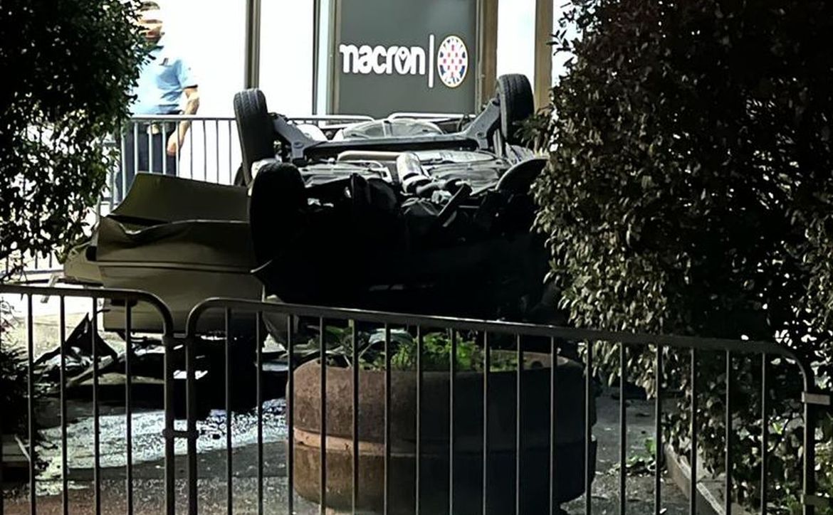 Automobil probio zaštitnu ogradu i upao u službene prostorije stadiona Poljud!