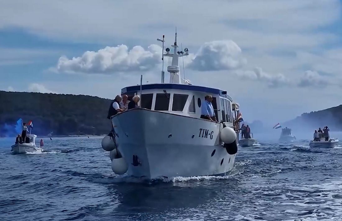 Ilovčani vraćanje brodske linije za Mrtvašku proslavili himnom i zastavama