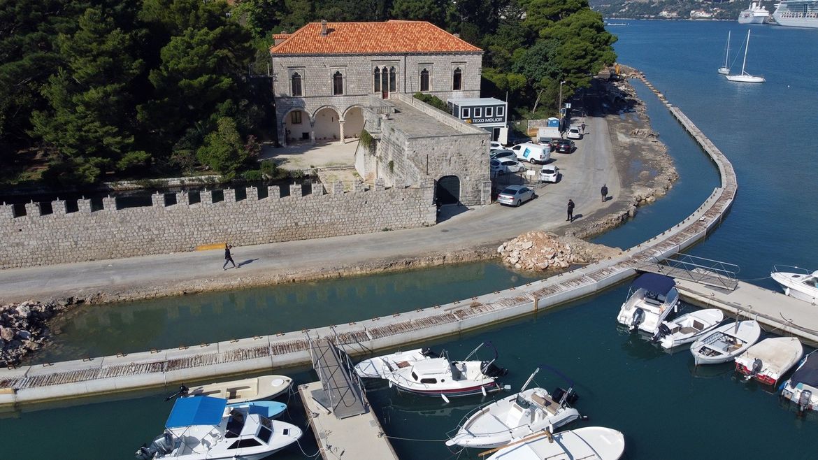 FOTO Na Lapadskoj obali napreduje izgradnja obalnog zida