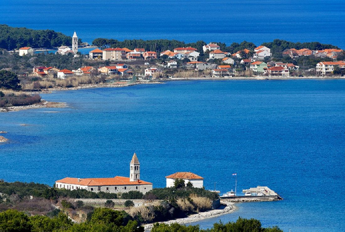 U Pašmanu ukrao zlatni kalež i novac iz župnog ureda