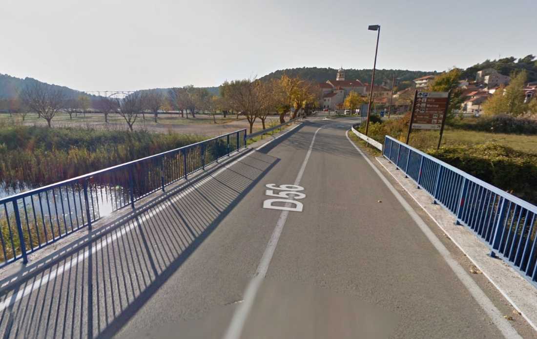 Ruši se stari i gradi novi most na ulazu u Skradin
