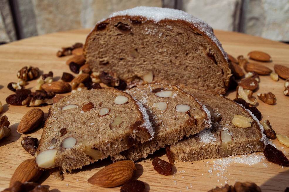 Lumblija na "Stajunu od lumblije"- tradicionalna otočna delicija koja se priprema uoči blagdana Svih svetih