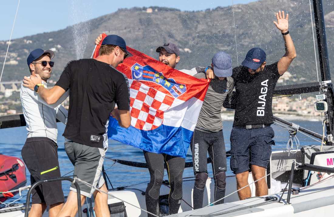 DVOSTRUKO SLAVLJE HRVATSKIH JEDRILIČARA Posada Mataran 24 osvojila europsko zlato i srebro u Italiji