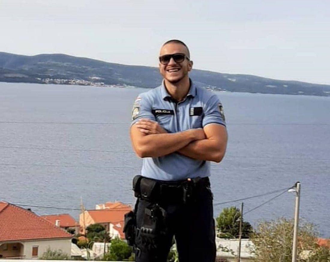 U teškoj prometnoj nesreći kod Dugog Rata poginuo mladi pomorski policajac
