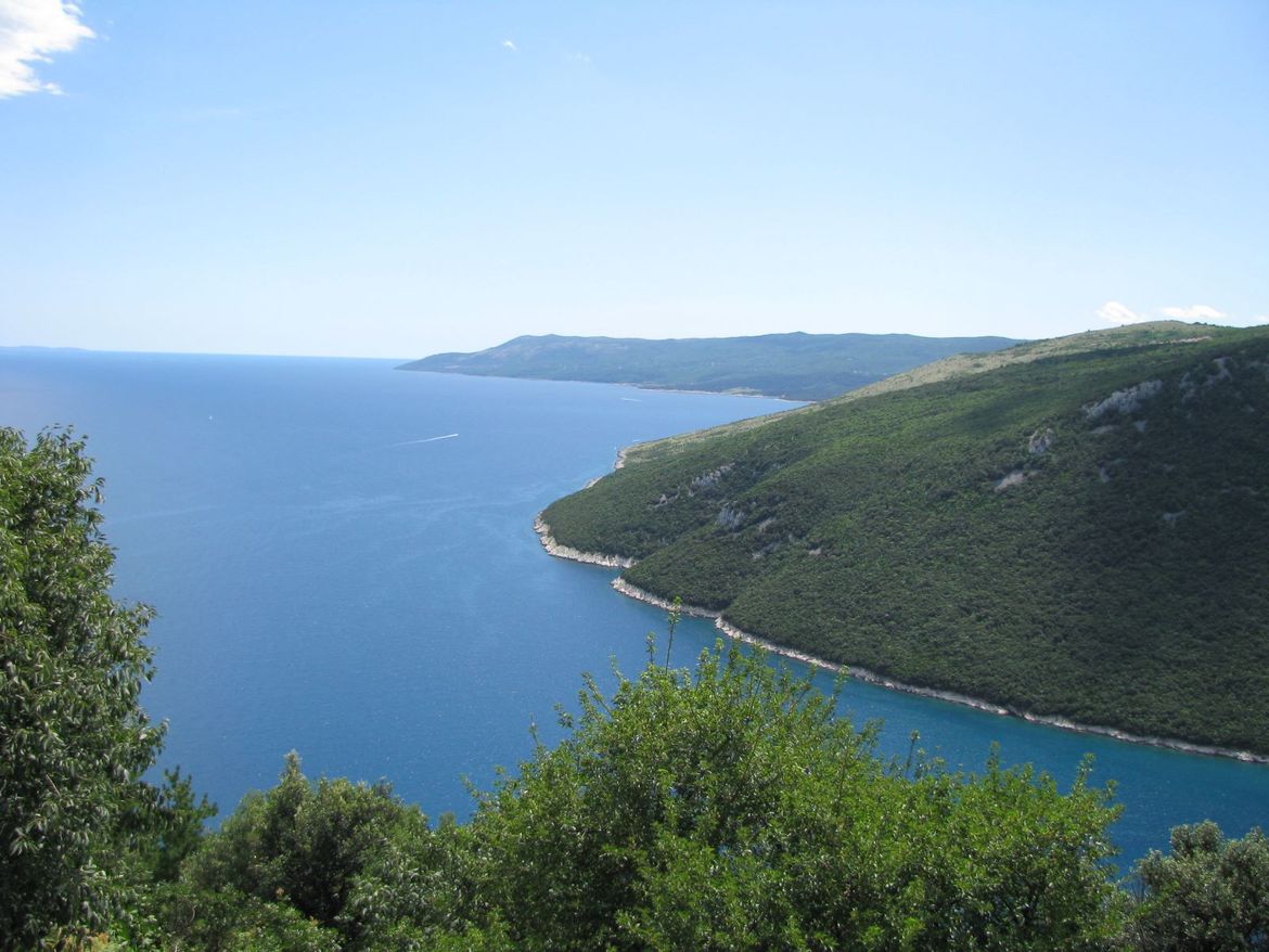 Netaknuti kilometri prirodne obale, bez naselja, hotela i kampova