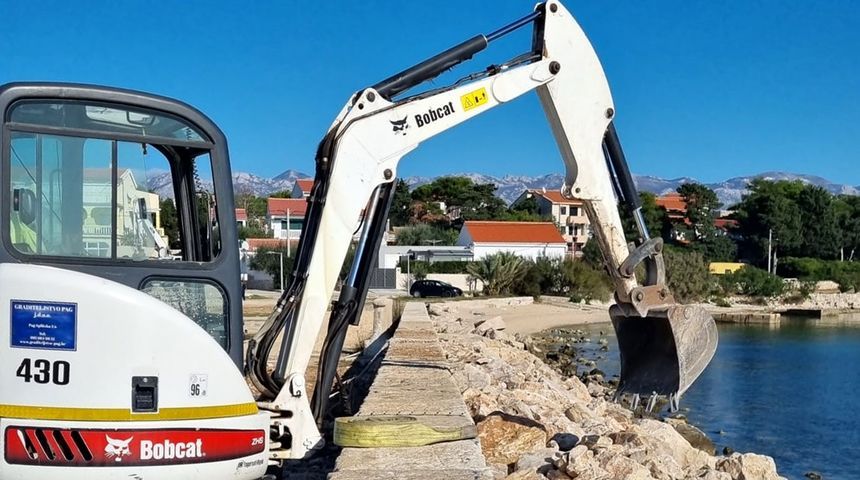 Obnovljena riva u Košljunu na Pagu