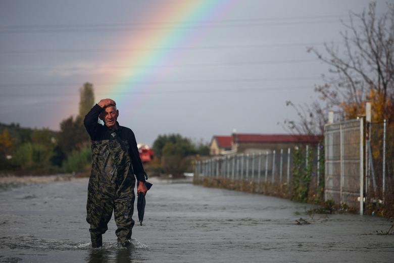 The Guardian: Obilne kiše i velike poplave pogodile Balkan