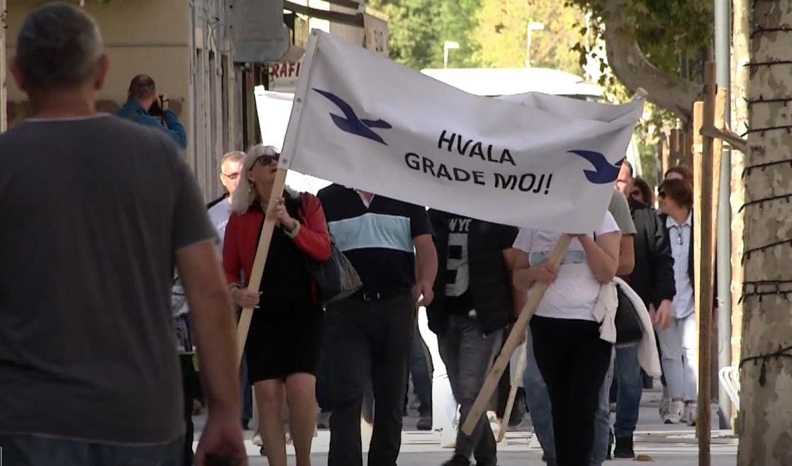 Prosvjed radnika omiškog Galeba zbog gubitka koncesije nad kampom