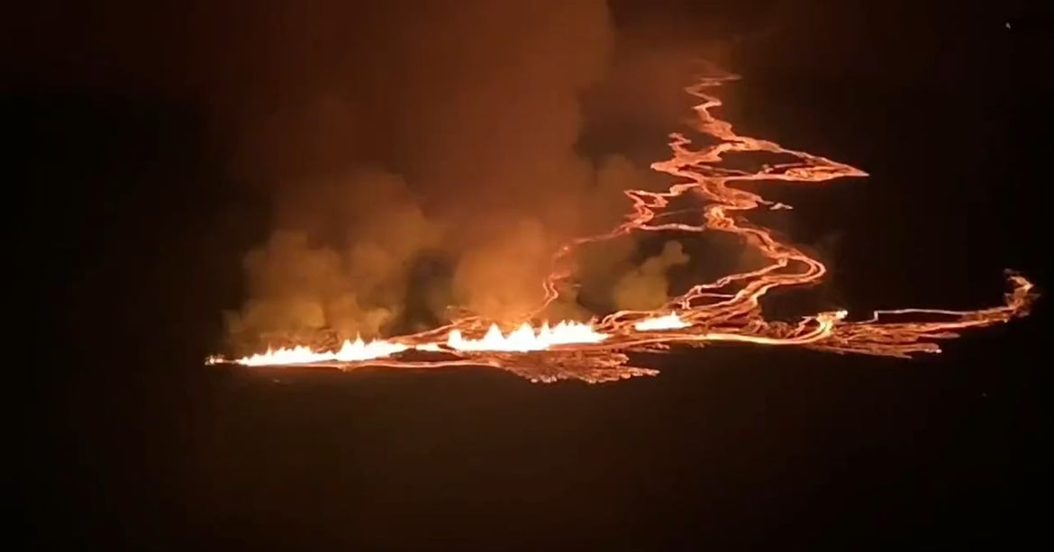 Dok najveći vulkan na svijetu izbacuje lavu 60 m u zrak, stanovnici su spremni na najgore