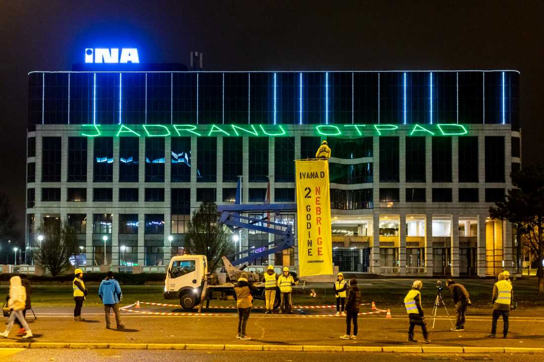 Greenpeace prosvjeduje ispred sjedišta INA-e: “Ivana D - 2 godine nebrige”