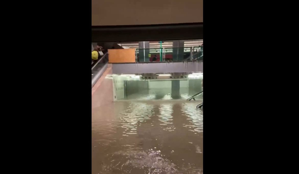 FOTO/VIDEO Obilne kiše izazvale poplave u Lisabonu, najmanje jedna osoba poginula