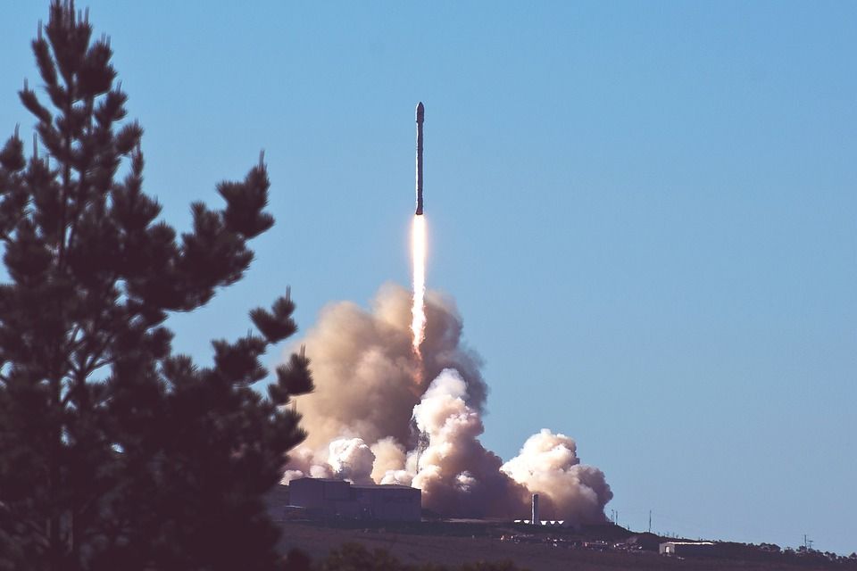 FOTO Sjeverna Koreja lansirala nova tri balistička projektila - Pali u more istočno od Korejskog poluotoka