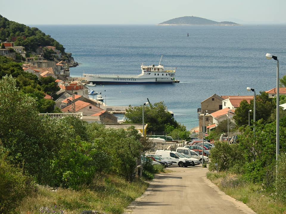 "NE DAMO STARU ŠKOLU!" Stanovnici otoka Žirja proveli peticiju