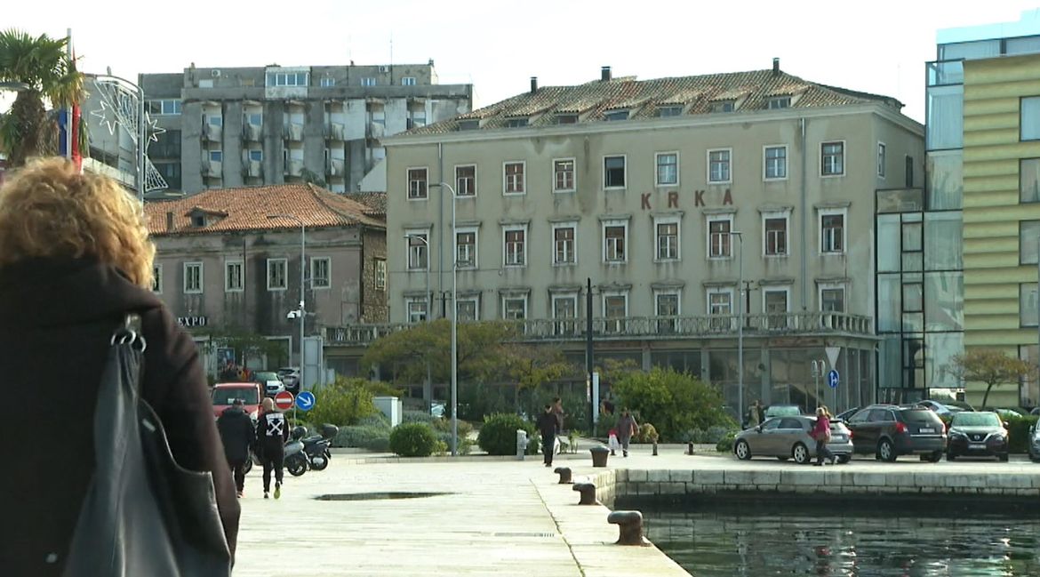 Na atraktivnim šibenskim lokacijama neiskorištene zjape mnoge građevine