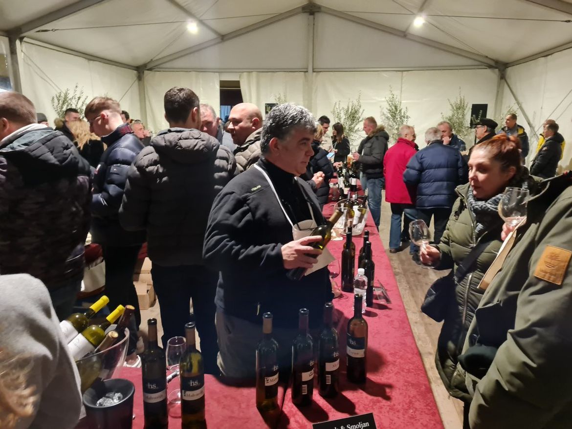 FOTO U Rovinjskom Selu sinoć održana tradicionalna Antonja