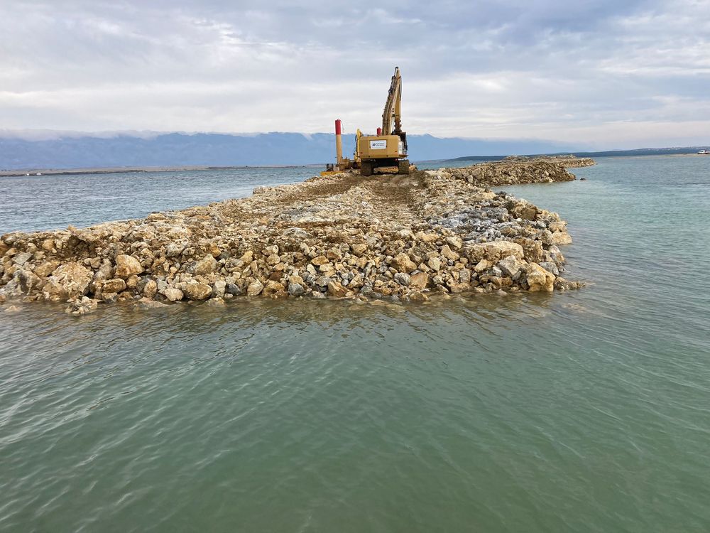 Butković obišao radove na projektima u Ninu i Privlaci: "Skraćivanje plovnog puta za 11 milja znači preporod!"