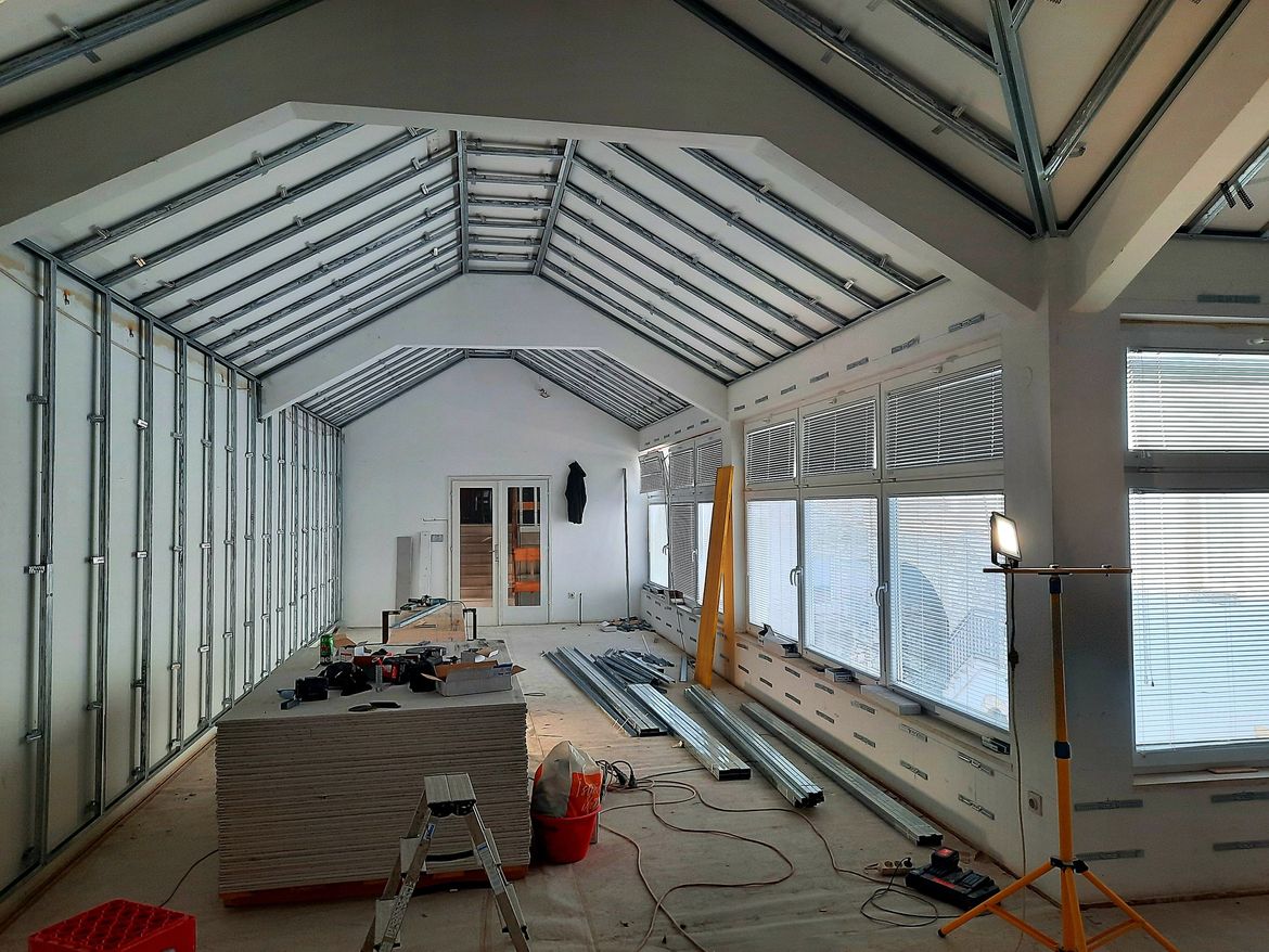 Uređuje se zgrada Centra Za kulturu Vela Luka za potrebe Memorijalne zbirke Olivera Dragojevića