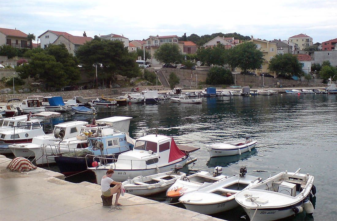 U Brodarici kod Šibenika ukraden vanbrodski motor