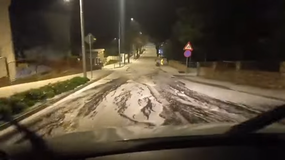 VIDEO: Novi Vinodolski u bijelom ruhu