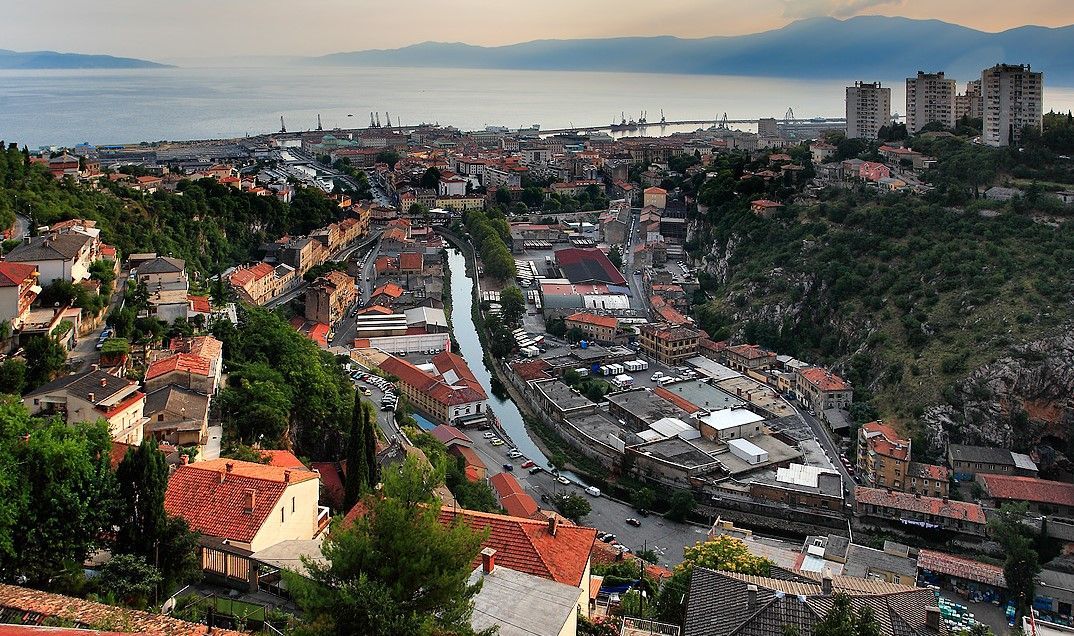 Pomoćnicima u nastavi u riječkim osnovnim školama, povećane plaće
